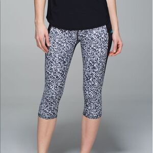 New LULULEMON Top Speed Crop Black White Animal 6